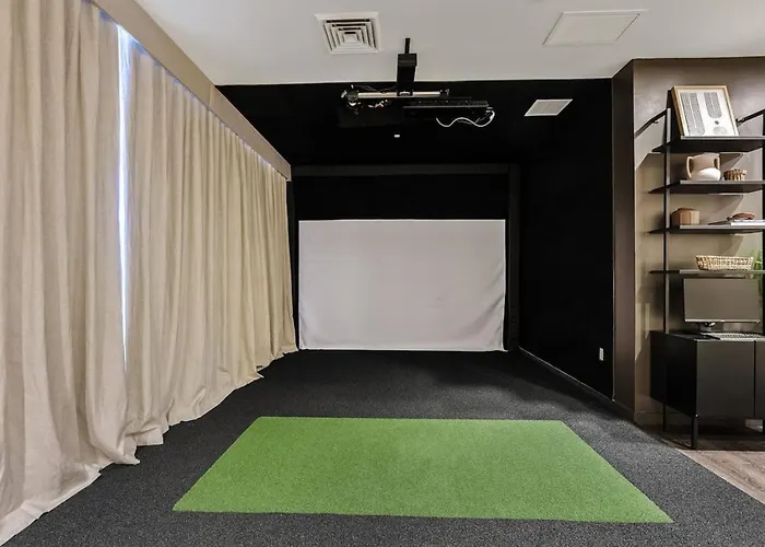 Apartment Sky Terrace Dt Highrise, Gym, Pool, Parking, W-d,golf
