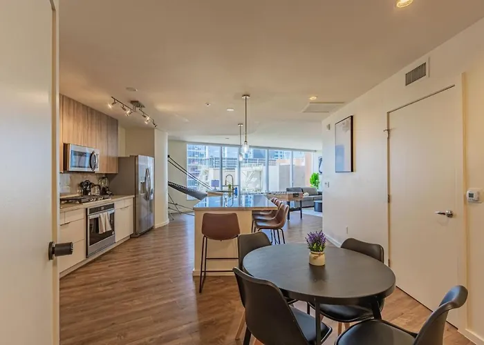 Sky Terrace Dt Highrise, Gym, Pool, Parking, W-d,golf Apartment