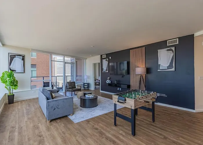 Apartment Sky Terrace Dt Highrise, Gym, Pool, Parking, W-d,golf *