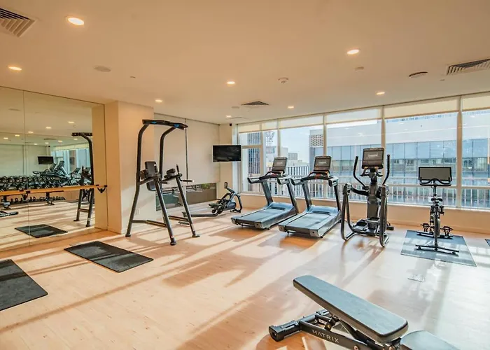 Apartment Sky Terrace Dt Highrise, Gym, Pool, Parking, W-d,golf *