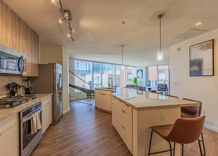 Sky Terrace Dt Highrise, Gym, Pool, Parking, W-d,golf Apartment *