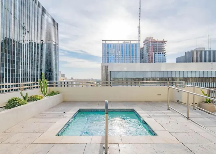 Sky Terrace Dt Highrise, Gym, Pool, Parking, W-d,golf Apartment *