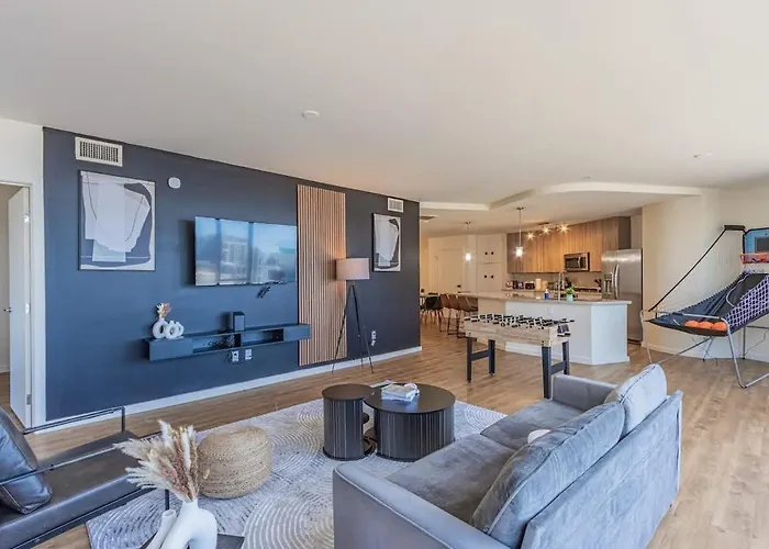Sky Terrace Dt Highrise, Gym, Pool, Parking, W-d,golf Phoenix