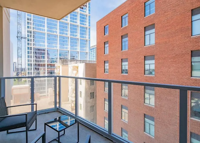 Sky Terrace Dt Highrise, Gym, Pool, Parking, W-d,golf Apartment *